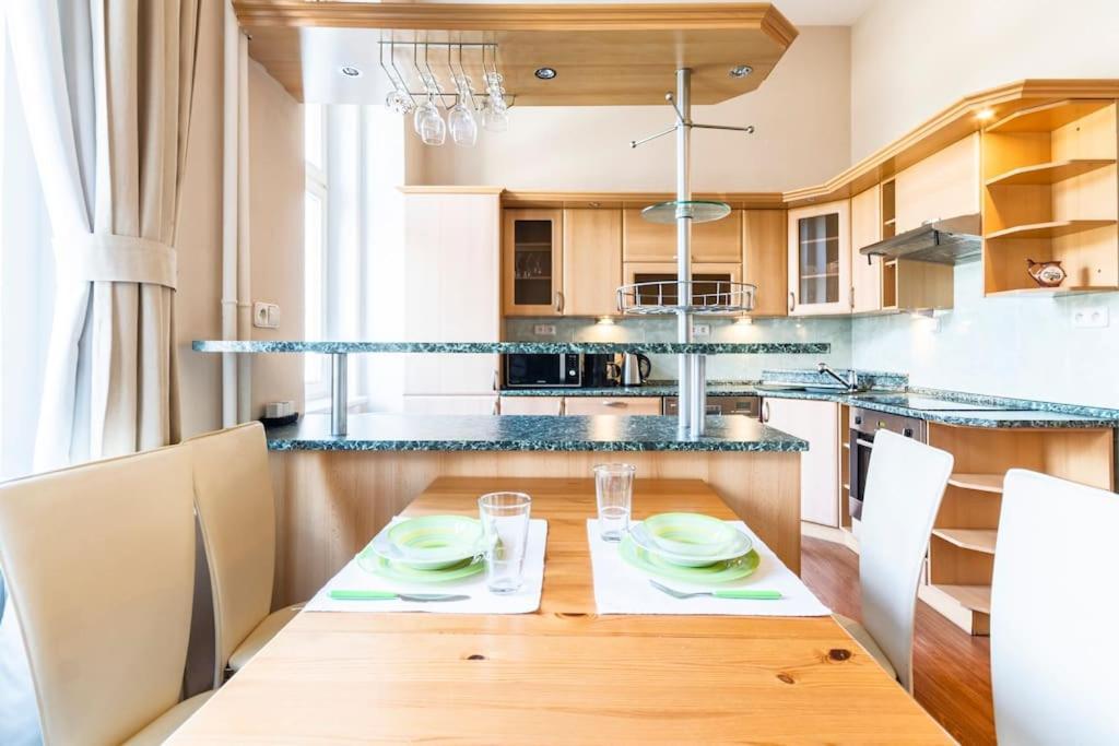 Apartment Termal Κάρλοβι Βάρι Εξωτερικό φωτογραφία